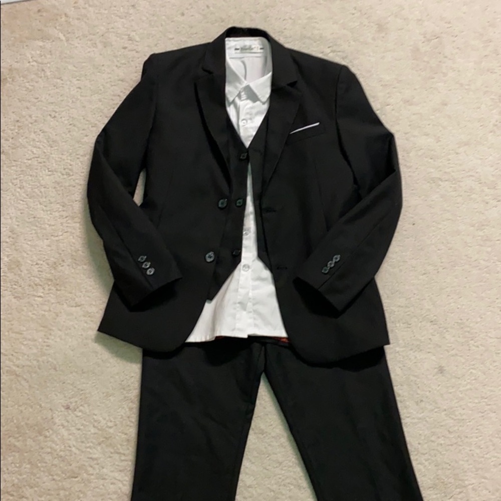Boys 4-piece Dress Suit